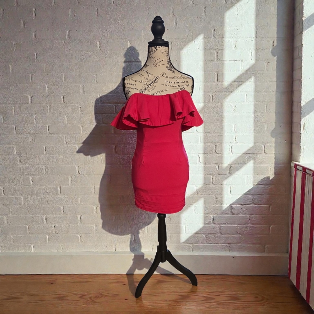 DO+BE‎ Strapless Ruffle Dress in Vibrant Pink
